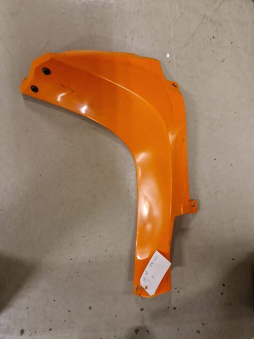Plastdetalj Vänster F8 -08
