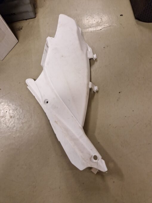 Plastdetalj Vänster Sida PH XTX -14