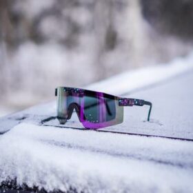 AMOQ Comet Solglasögon Svart Splash - Lila Spegellins